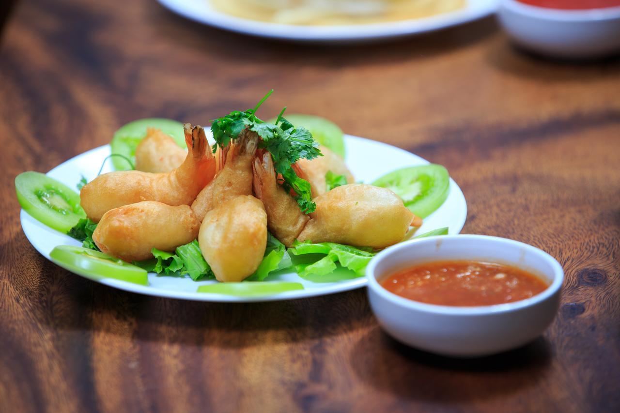 Kuch Oudom Hotel Phnom Penh Esterno foto