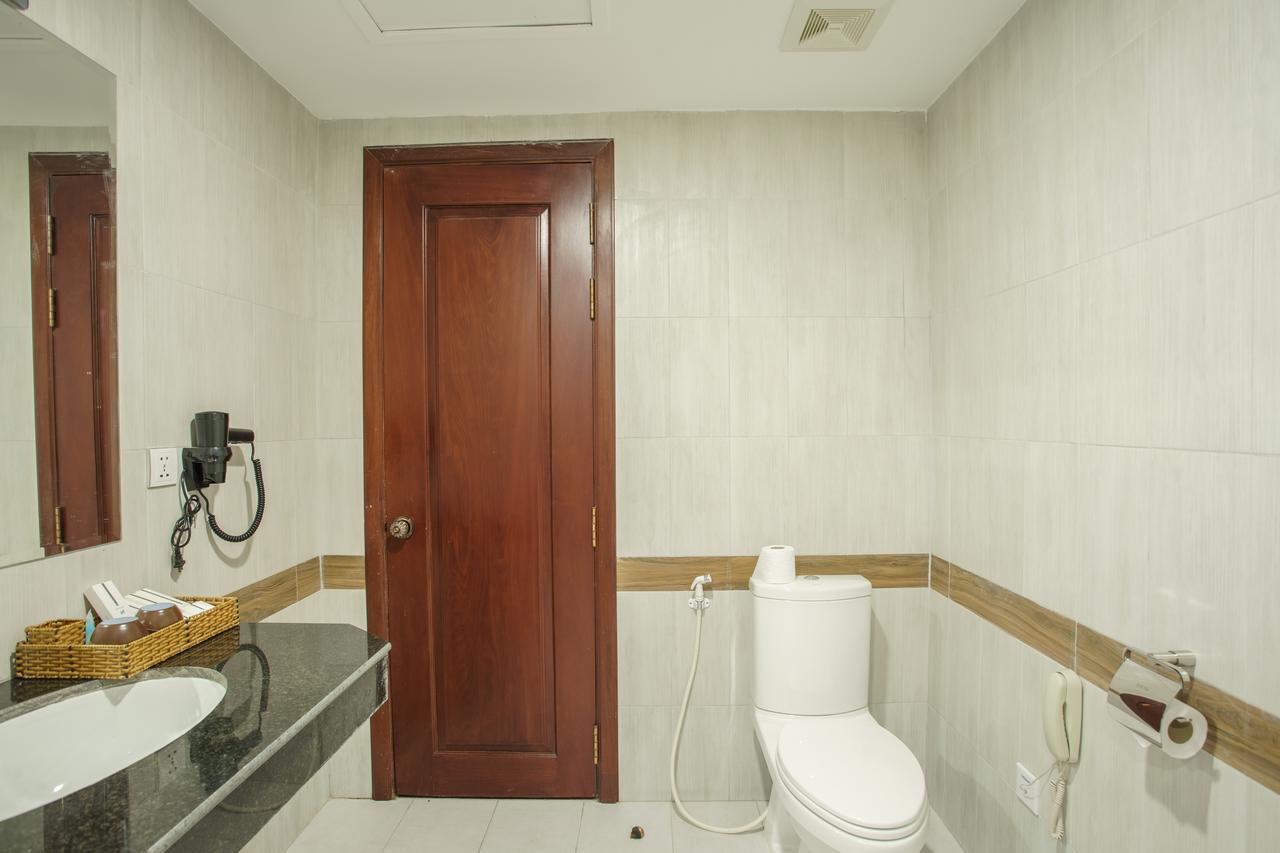 Kuch Oudom Hotel Phnom Penh Esterno foto