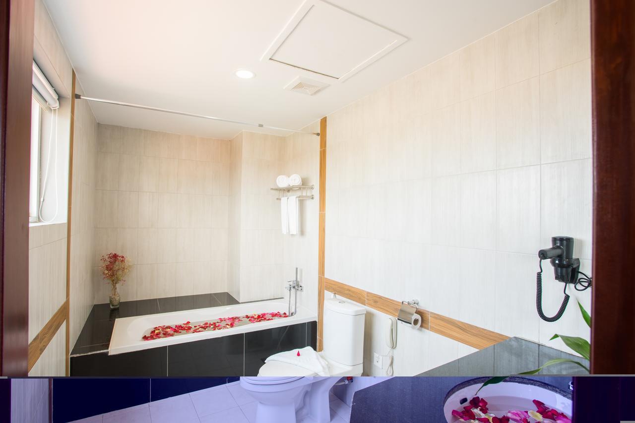 Kuch Oudom Hotel Phnom Penh Esterno foto