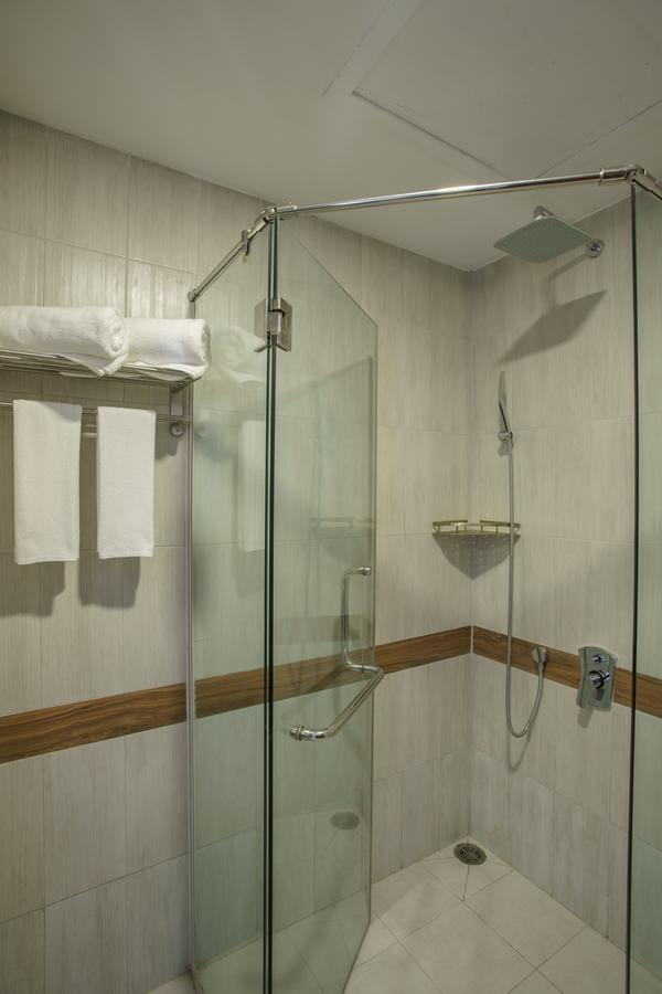 Kuch Oudom Hotel Phnom Penh Esterno foto