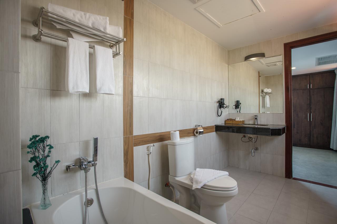 Kuch Oudom Hotel Phnom Penh Esterno foto