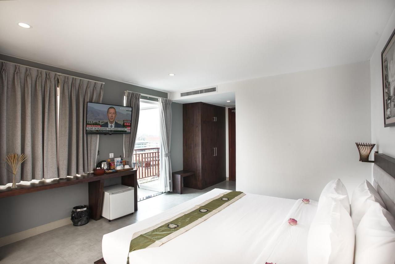 Kuch Oudom Hotel Phnom Penh Esterno foto