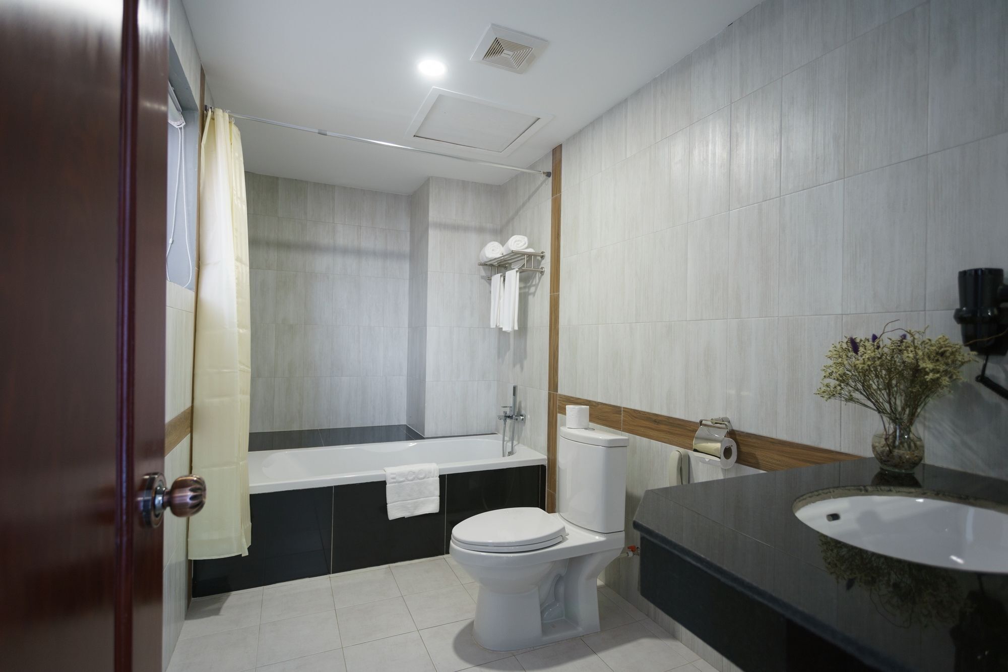 Kuch Oudom Hotel Phnom Penh Esterno foto